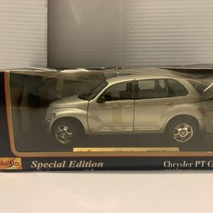 Maisto Chrysler PT Cruiser, 1:18 scale